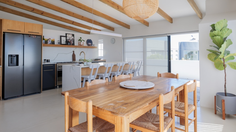 6 Bedroom Property for Sale in Agulhas Western Cape